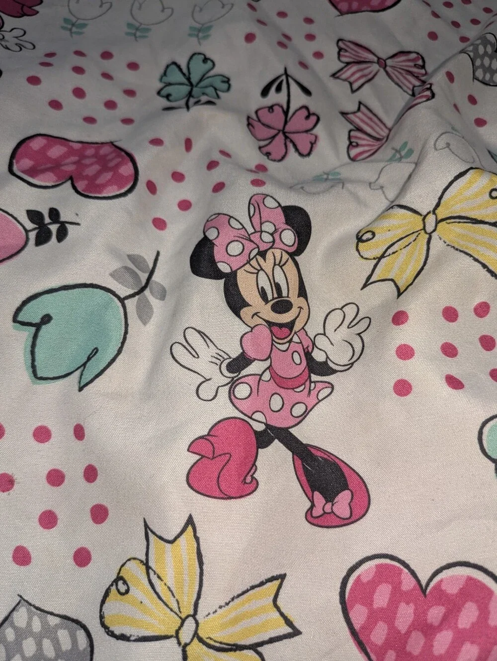 Disney Minnie Mouse Pink Hearts, Bows, and Flowers Fitted Crib/Toddler Sheet